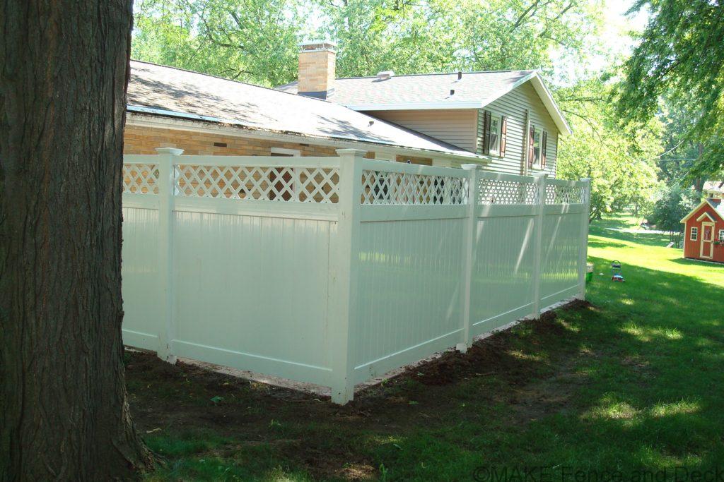 white vinyl lattice top privacy fence Marshfield 6’ tall
