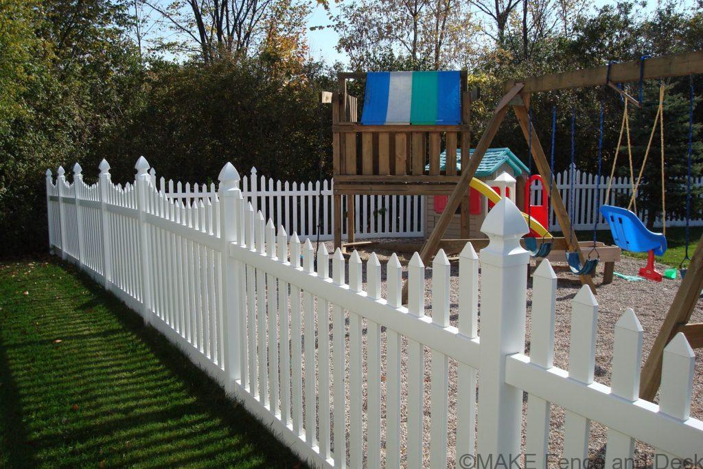 white vinyl picket fence Bayfield 42” tall