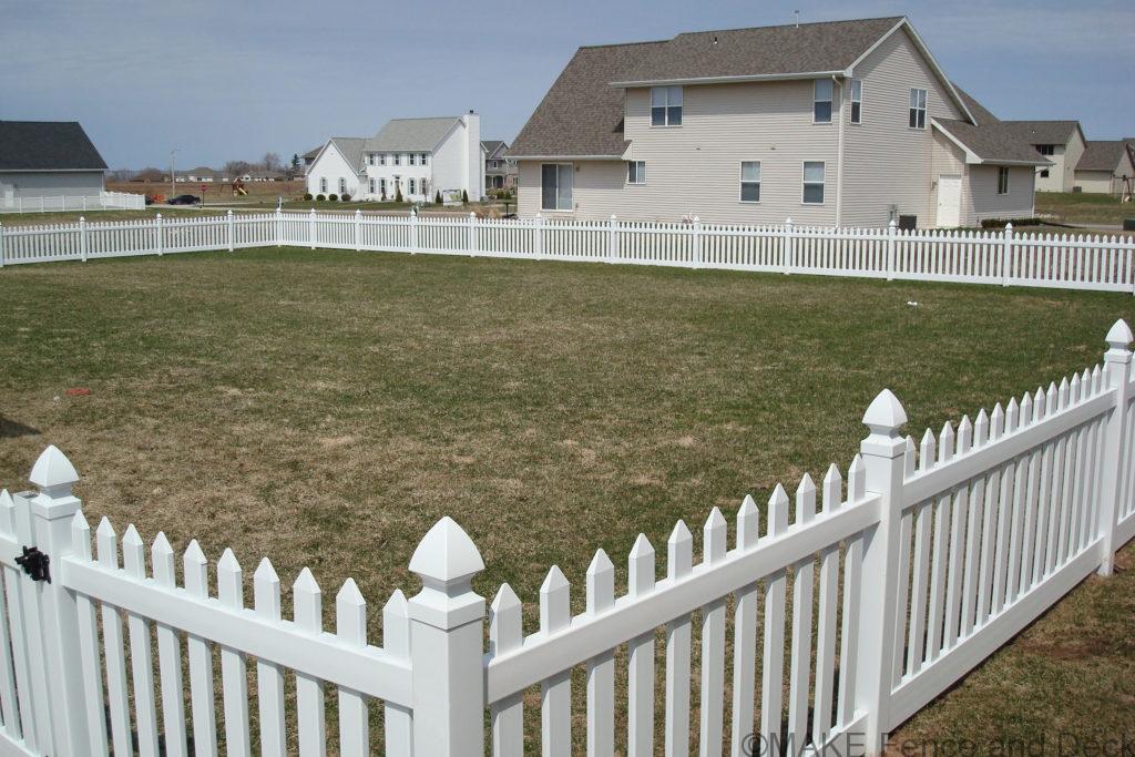 white vinyl picket fence Bridgeport 42” tall