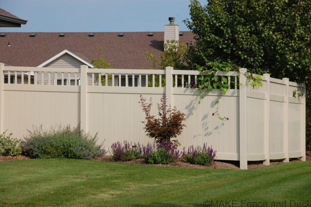 tan vinyl privacy fence Merimac 6’ tall